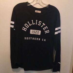 Hollister- YL - black long sleeve t-shirt